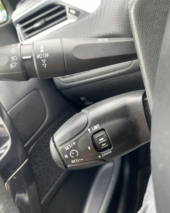 Peugeot 208 cena 35900 przebieg: 123000, rok produkcji 2017 z Dobczyce małe 562